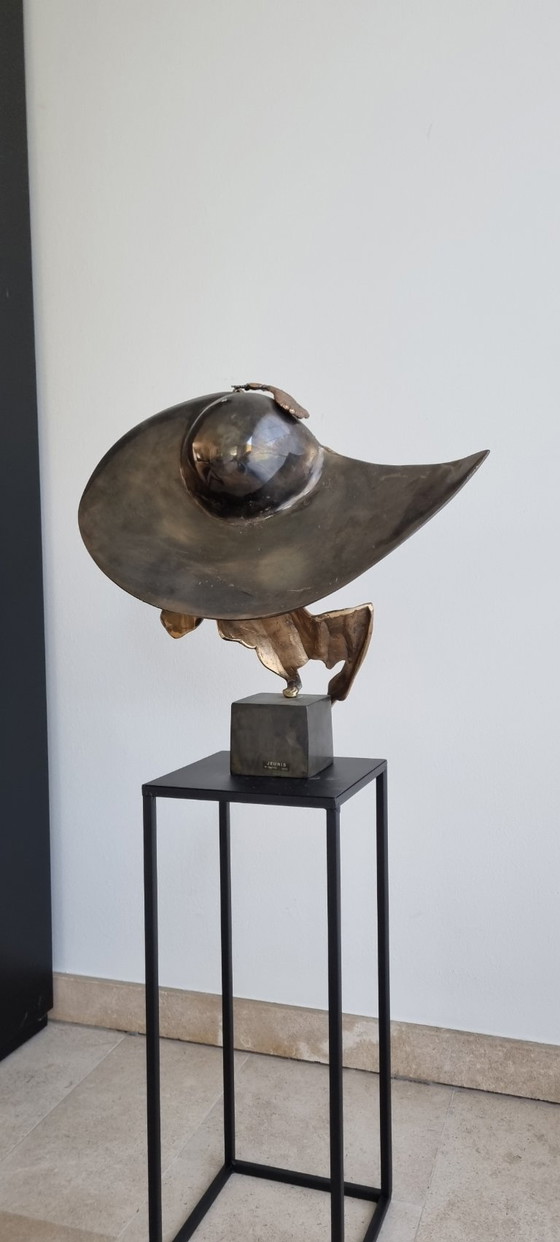 Lohé Bronze Sculpture of a Woman's Head with Hat, Gold, Art Deco (photo 5 of 6)