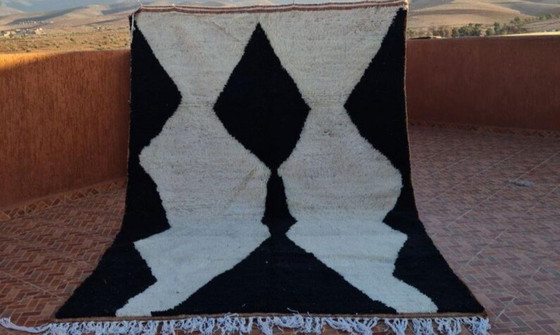 Image 1 of Marokkanischer schwarz-weißer Teppich aus Naturwolle, 200 cm x 300 cm