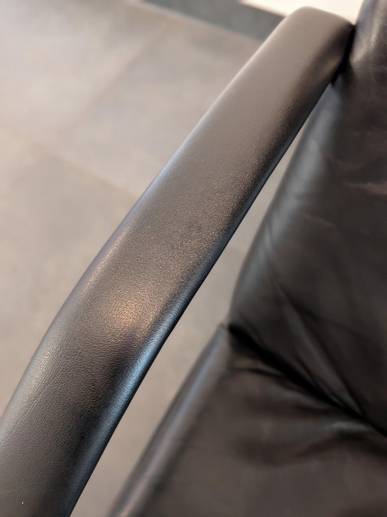 Image 1 of 🟢 Fauteuil lounge Artifort F194 en cuir noir - Geoffrey D. Harcourt