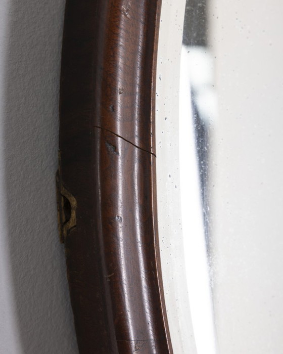 Image 1 of Miroir mural vintage en bois de noyer, design italien des années 1960