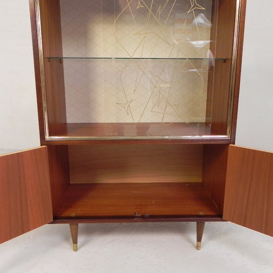 Image 1 of Vitrina de estilo futurista con puertas correderas de cristal, Bélgica, década de 1960.