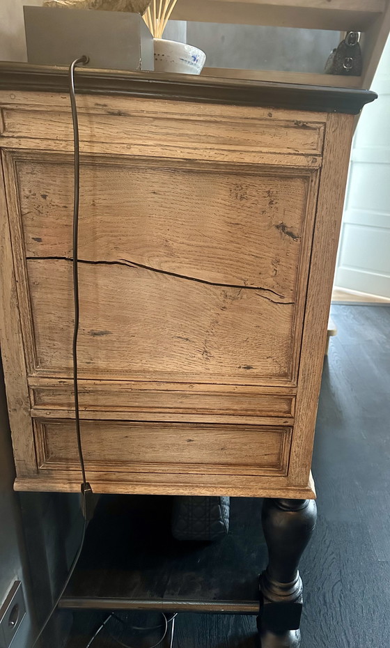 Image 1 of Aparador antiguo con un toque moderno