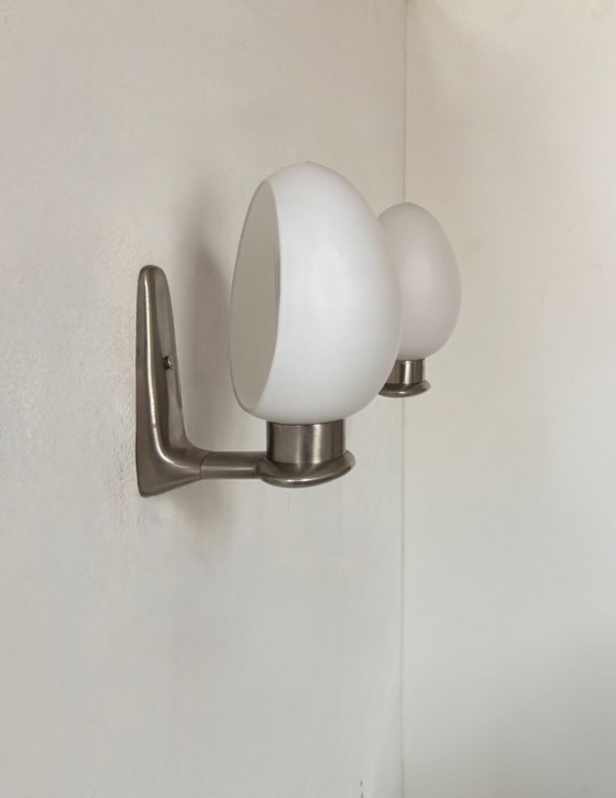 Image 1 of Coppia di applique vintage, metallo cromato e vetro satinato, Francia, 1970