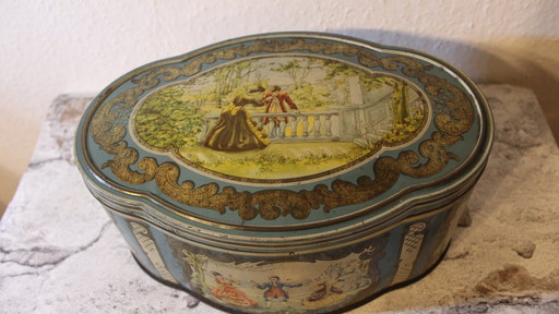 Very old and large tin box, circa 1900, Lutrina confectionery factory, Kaiserslautern