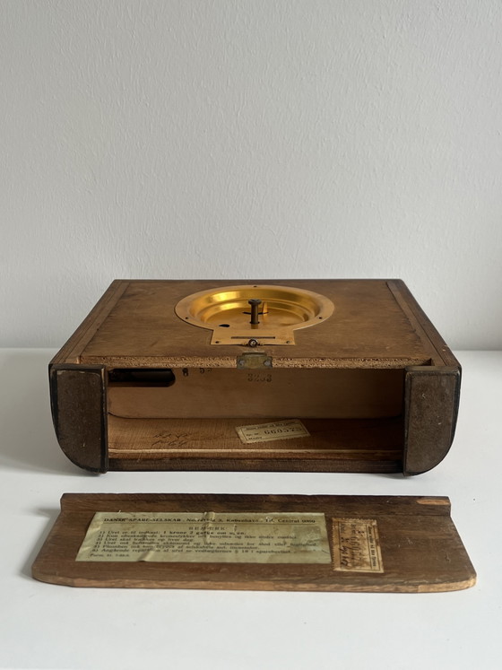 Zeldzame jaren 40 Art Deco Deense Opwindklok en Spaarpot – Klokken, Wood (photo 8 of 10)