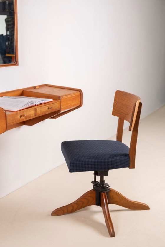 Image 1 of 1930s Swedish Oak Swivel Office Chair by SMV