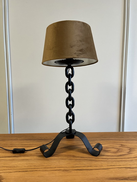 Image 1 of Grote Vintage Brutalist Smeedijzeren Tafellamp