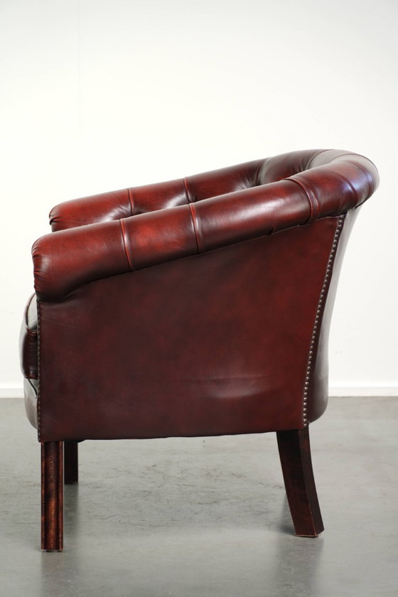 Schöner dezenter Chesterfield Sessel aus Rindsleder in einer begehrten und zeitlosen roten Farbe – Leather (photo 5 of 13)
