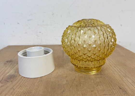 Image 1 of Lampada da soffitto vintage in porcellana bianca, anni '70