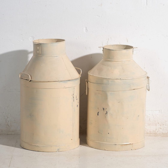 Set of two antique painted tin milk cans – Poland, circa 1950 – Decorative Objects, Iron, Rustic (photo 4 of 10)