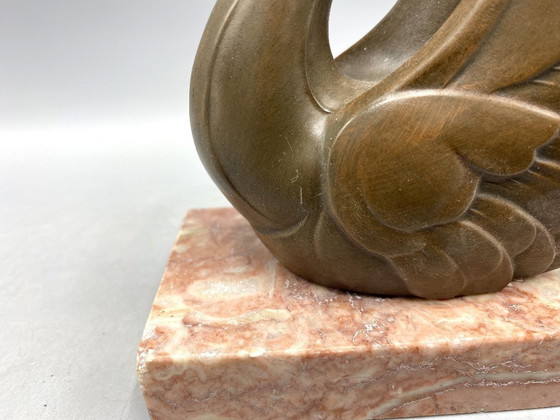 Image 1 of Buchstütze „Schwan 1“ im Art-Deco-Stil – Statue auf Marmorsockel – Frankreich, ca. 1930