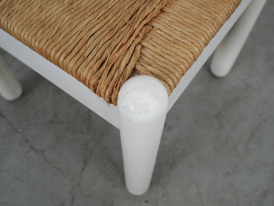 Image 1 of Conjunto de cuatro sillas de madera de haya, diseño italiano, década de 1980, fabricadas en Italia.
