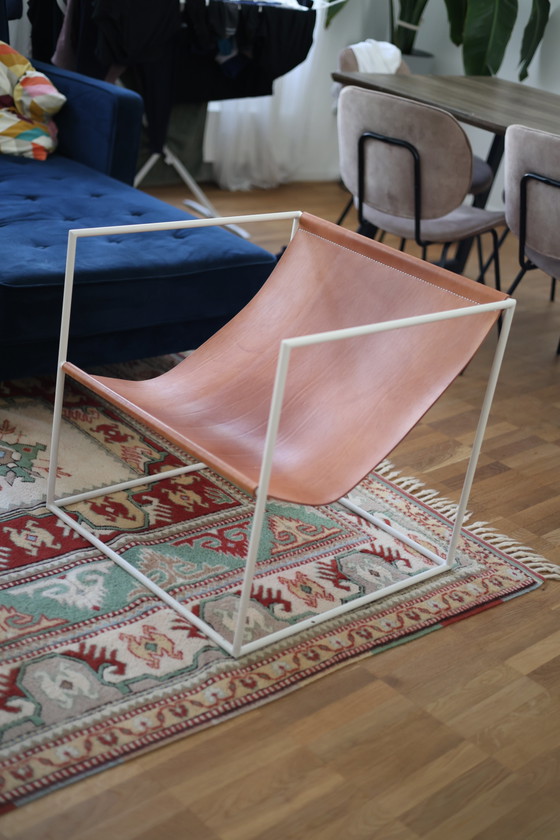Siège Solo - Muller Van Severen – Valerie Objects, Fauteuils, Leather, Metal (photo 2 of 5)