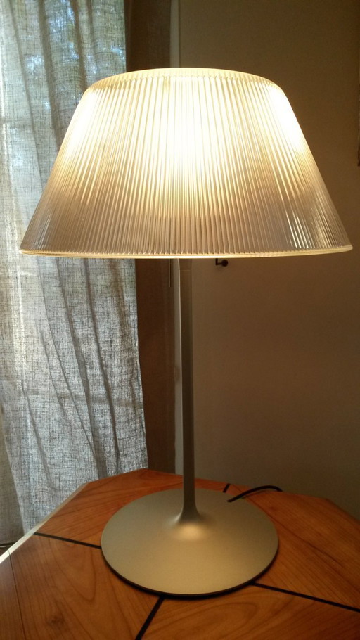 Flos Romeo Moon T2 lamp van Philippe Starck