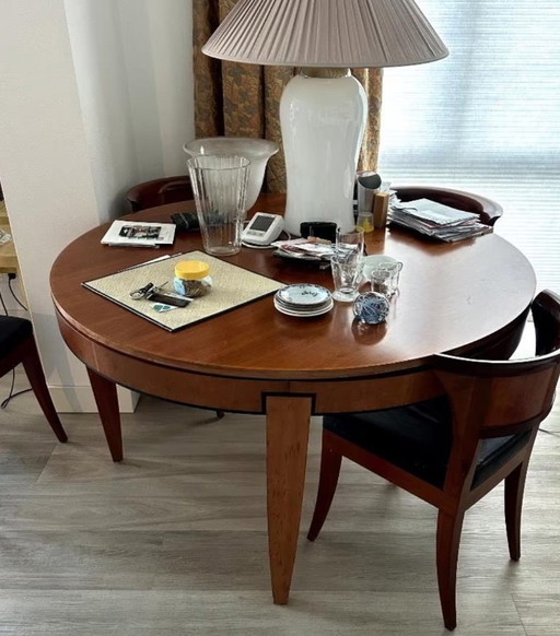Giorgetti Leon Krier Ronde Eettafel met Stoelen