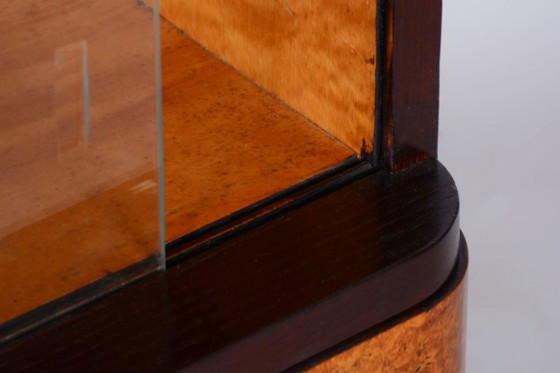 Vitrina Art Déco restaurada, de roble, arce y cristal, pulida, checa, década de 1930. – Armarios, Glass, Wood (photo 8 of 14)
