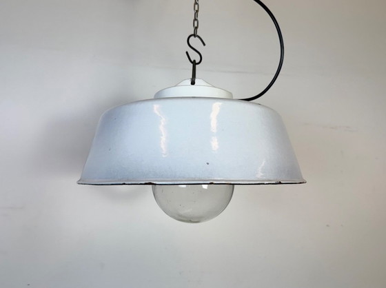 Image 1 of Lampada a sospensione industriale in smalto grigio con copertura in vetro, anni '60
