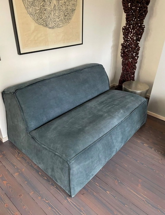 Image 1 of Baxter Damasco-bank in satijnleer, duifblauw