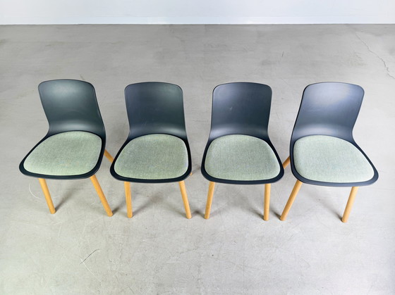 Image 1 of Conjunto de 4 sillas Vitra HAL Wood con cojín de asiento Jasper Morrison Design