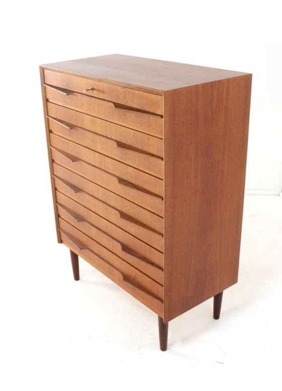 Image 1 of Deense hoge ladekast 'Olsted' vintage 