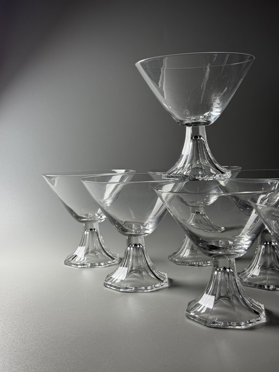 Image 1 of Huit coupes à cocktail/champagne en cristal Art déco attribuées à Val Saint Lambert, Belgique, années 1930