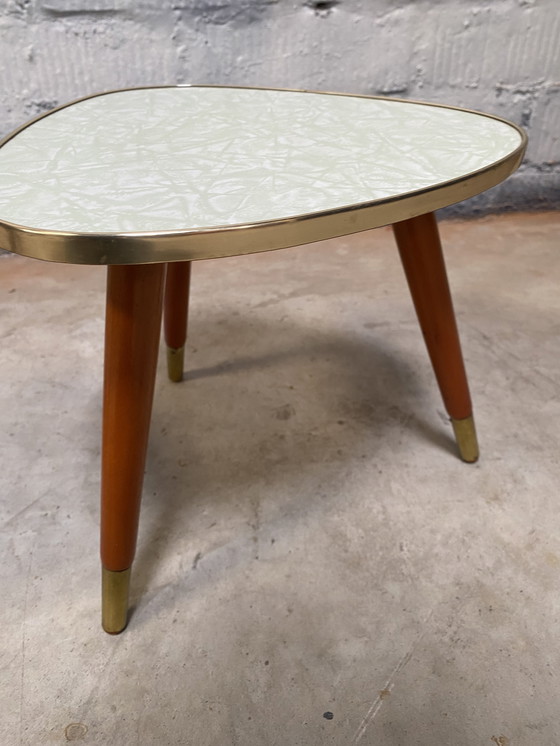 Image 1 of Table d'appoint en formica verte