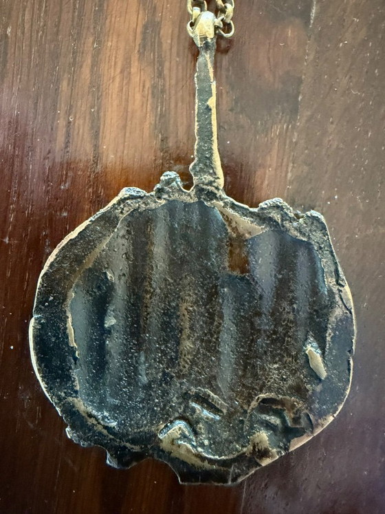 Image 1 of Harrie Lenferink - Magnifique pendentif en bronze avec sa chaîne d'origine.