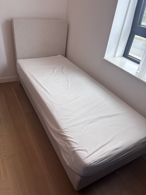Image 1 of 1 persona cama