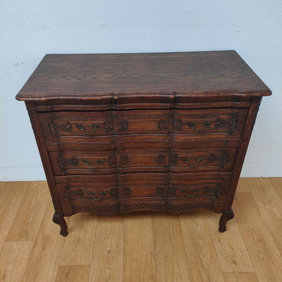 Image 1 of Cassettiera/comò antico in legno rustico, stile Queen Anne