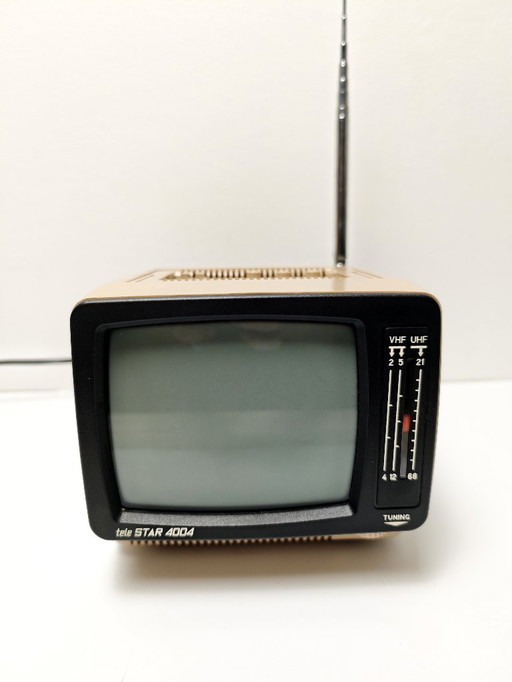Vintage Tele Star 4004 Mini Portable TV beige color, black and white television,