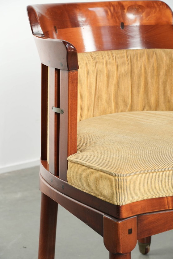 Image 1 of 2 x Schuitema design bijzet/ bureau/ eetkamerstoel uit de Shaker serie met een houten frame, luxe gele stoffen bekleding