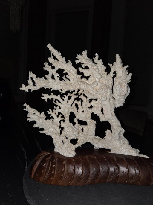 20th century sculpted group in white coral (ref 4121)