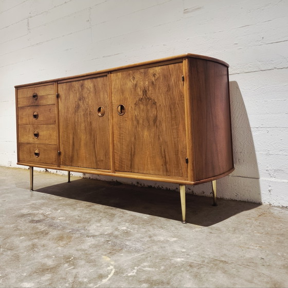 Image 1 of Credenza Fristho di William Watting, in noce e ottone, anni '50.