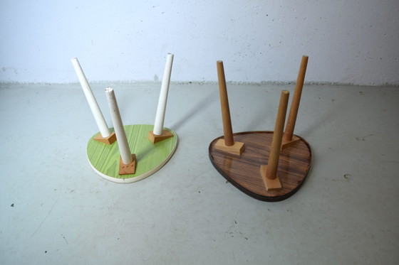 Image 1 of Set di due tavolini a forma di rene degli anni '50, sgabelli per piante, tavolini laterali vintage