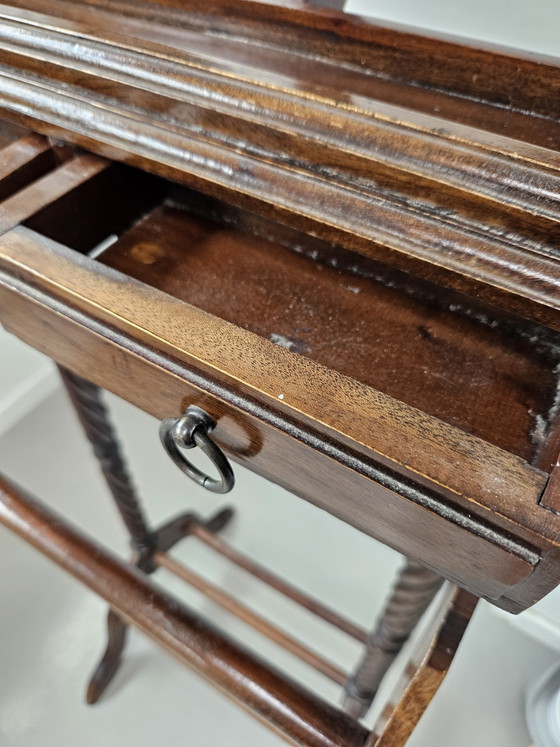 Image 1 of Klassieke Engelse Dressboy Valet stand Victoriaanse stijl