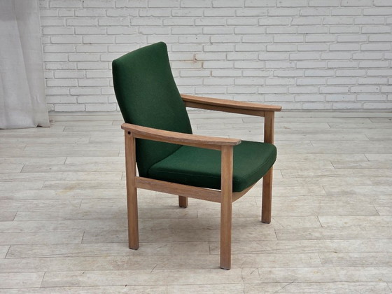 Image 1 of Fauteuil danois des années 1980 de Høng Stole, laine verte pour meubles, bois de chêne.