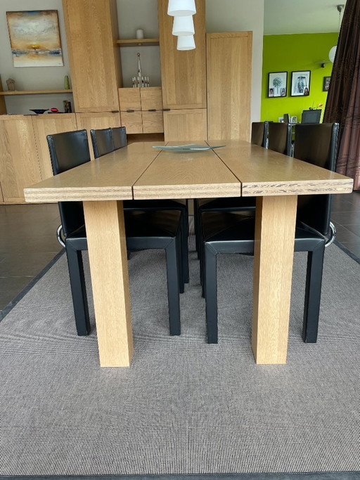 Table de salle à manger en chêne massif « La Basilique »