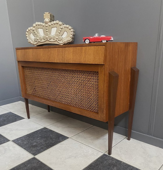 Image 1 of Piccola credenza in teak con frontale in fettuccia, anni '60