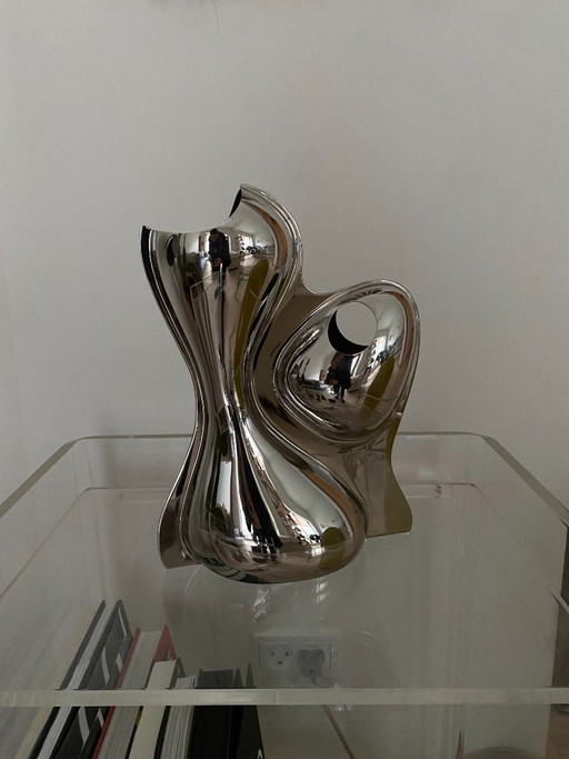 Jarrón “Babyboop” de Ron Arad – Officina Alessi