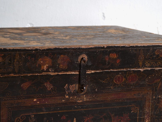 Baule antico dipinto in legno di pino – Cina, circa 1900 – Armadi contenitori, Iron (photo 29 of 40)