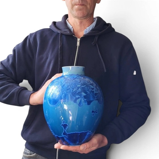 Jarrón de porcelana esmaltada con cristalizaciones azules, Patrice Lusardi – Jarrones, Porcelain (photo 14 of 15)