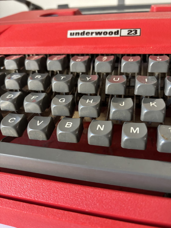 Image 1 of Macchina da scrivere Underwood 23 vintage rossa non funzionante