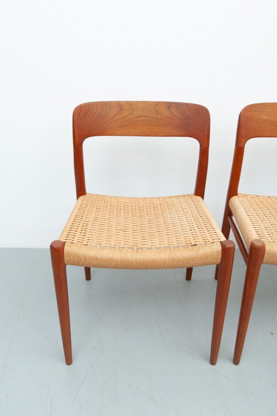 Image 1 of 4x chaises de salle à manger modèle 75 en teck par Niels Otto Møller pour J. L. Møller Möbelfabrik (années 1950)