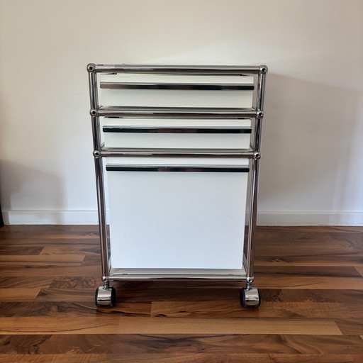 USM Haller mobile pedestal white
