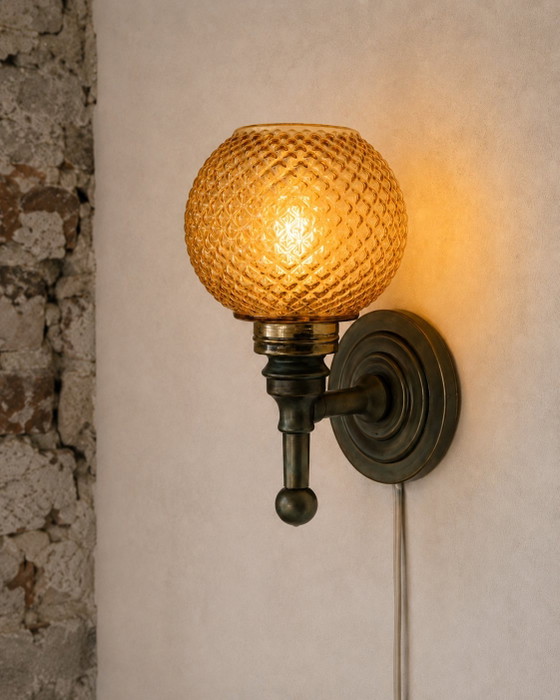 Image 1 of Set di 2 lampade da parete vintage con vetro ambrato