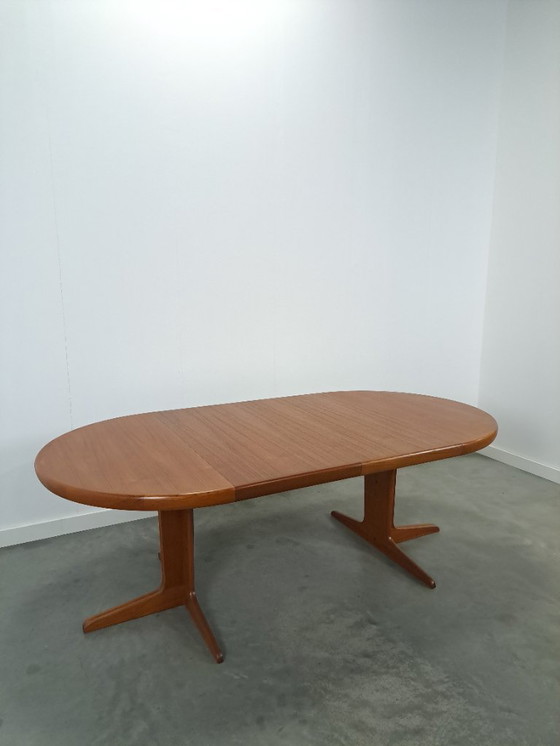 Image 1 of Table de salle à manger ronde en teck à rallonge design danois