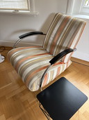 2 fauteuils Gelderland Lotus 5470 par Jan Des Bouvrie. Rembourrage par Designers' Guild.