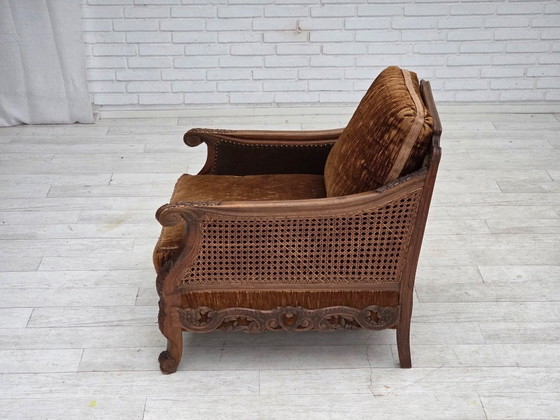 Image 1 of Jaren 1930-1935, Deense fauteuil, meubelvelours, meubelgaas, gesneden essenhout.