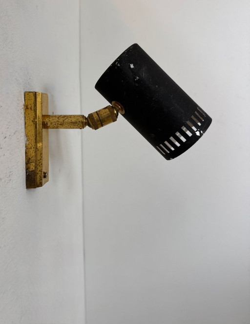Lampada da parete vintage regolabile, ottone e metallo nero opaco, Francia, 1960
