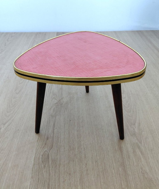 Image 1 of Mesa de centro de los años 50 con tapa rosa